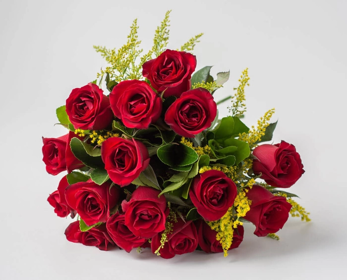Buquê Tradicional de 17 Rosas Vermelhas